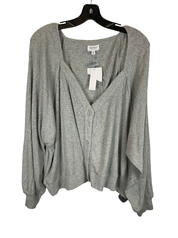 Top Long Sleeve By True Craft In Grey, Size: 3x